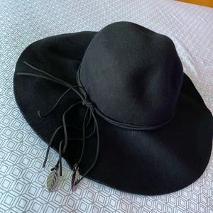 BCBG black hat, Never Worn, With Tags